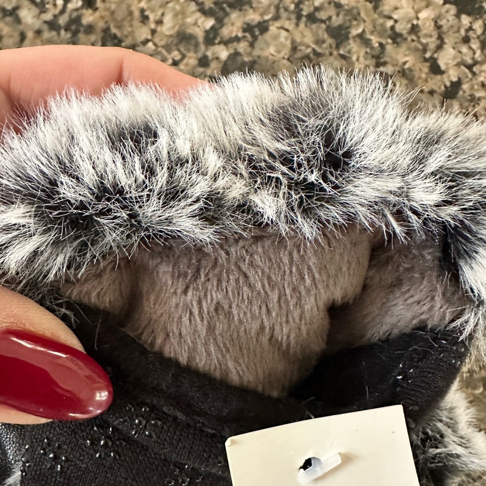 🧤 Women’s Faux Leather & Faux Fur Fingerless Gloves – Black 🖤🩶 - Picture 4 of 4